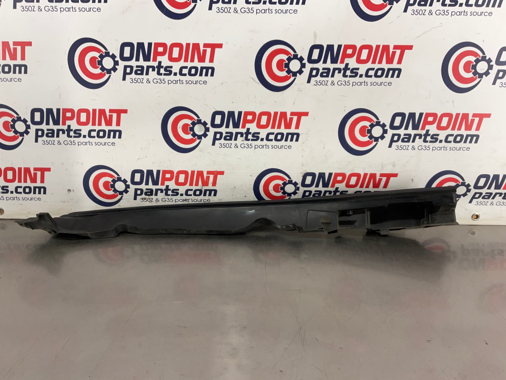 2013 Infiniti G37 Sedan Passenger Right Hood Fender Seal 65820 OEM 12BCGEK - On Point Parts Inc