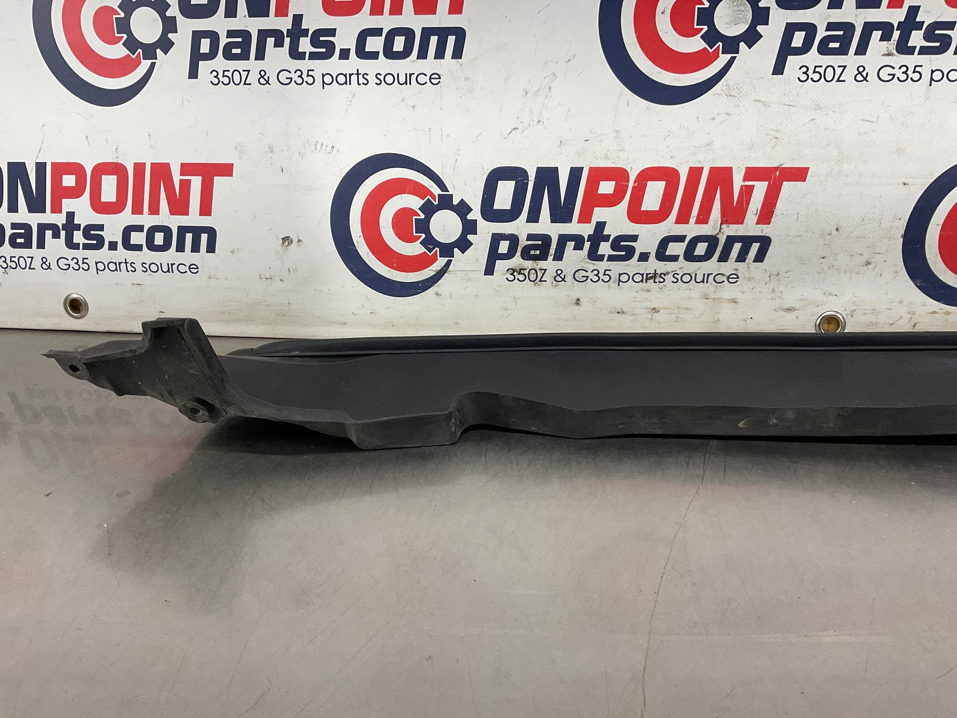 2013 Infiniti G37 Sedan Passenger Right Hood Fender Seal 65820 OEM 12BCGEK - On Point Parts Inc