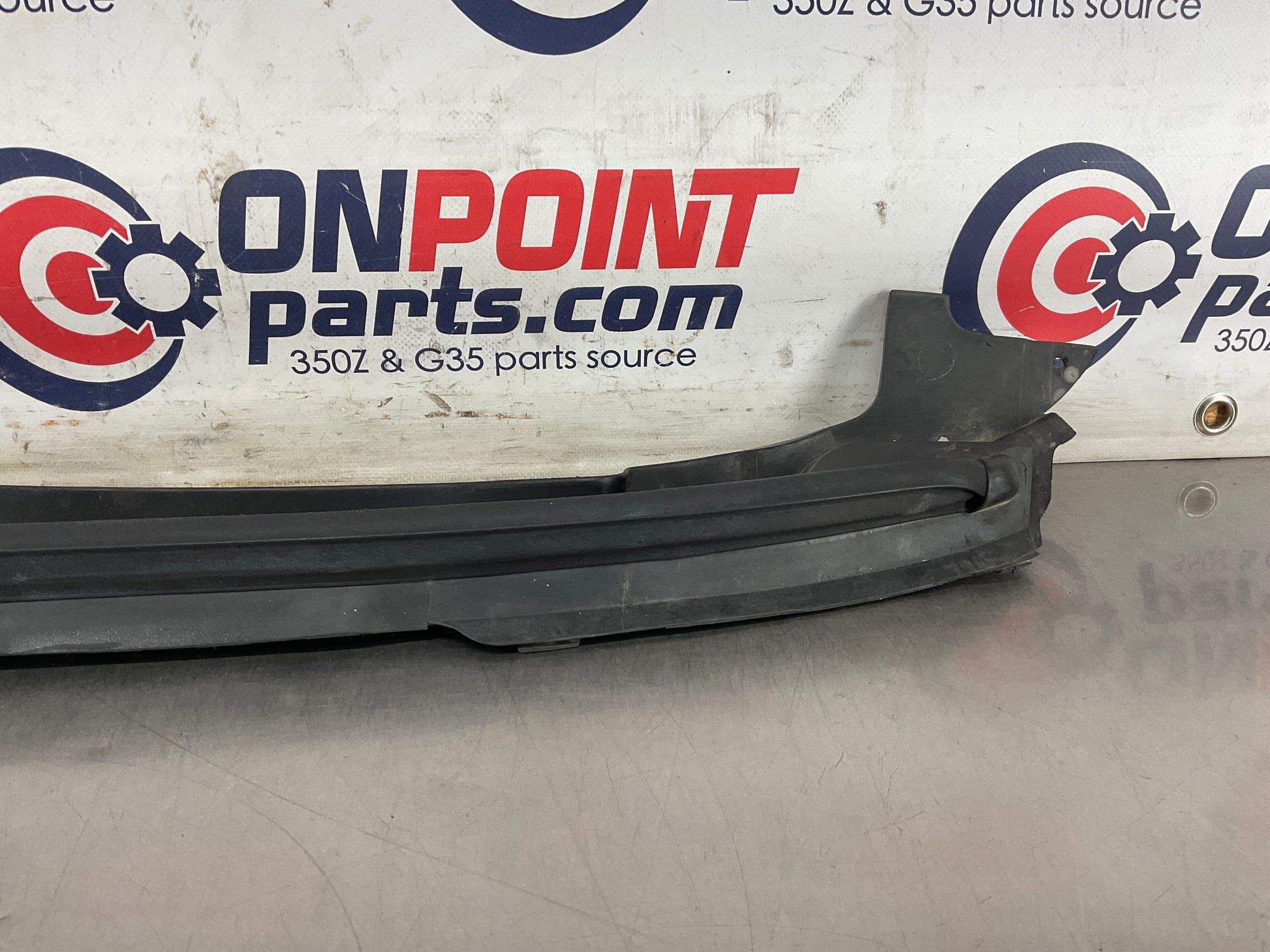 2013 Infiniti G37 Sedan Passenger Right Hood Fender Seal 65820 OEM 12BCGEK - On Point Parts Inc