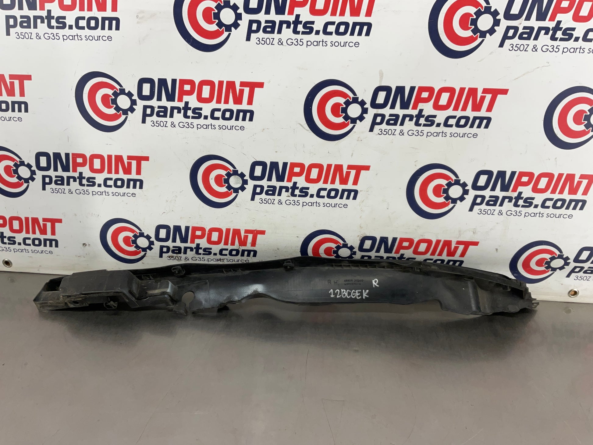 2013 Infiniti G37 Sedan Passenger Right Hood Fender Seal 65820 OEM 12BCGEK - On Point Parts Inc