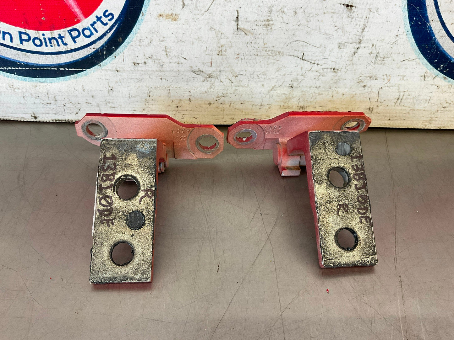 2008 Infiniti G37 Passenger Right Door Hinges OEM 13BI0DE - On Point Parts Inc