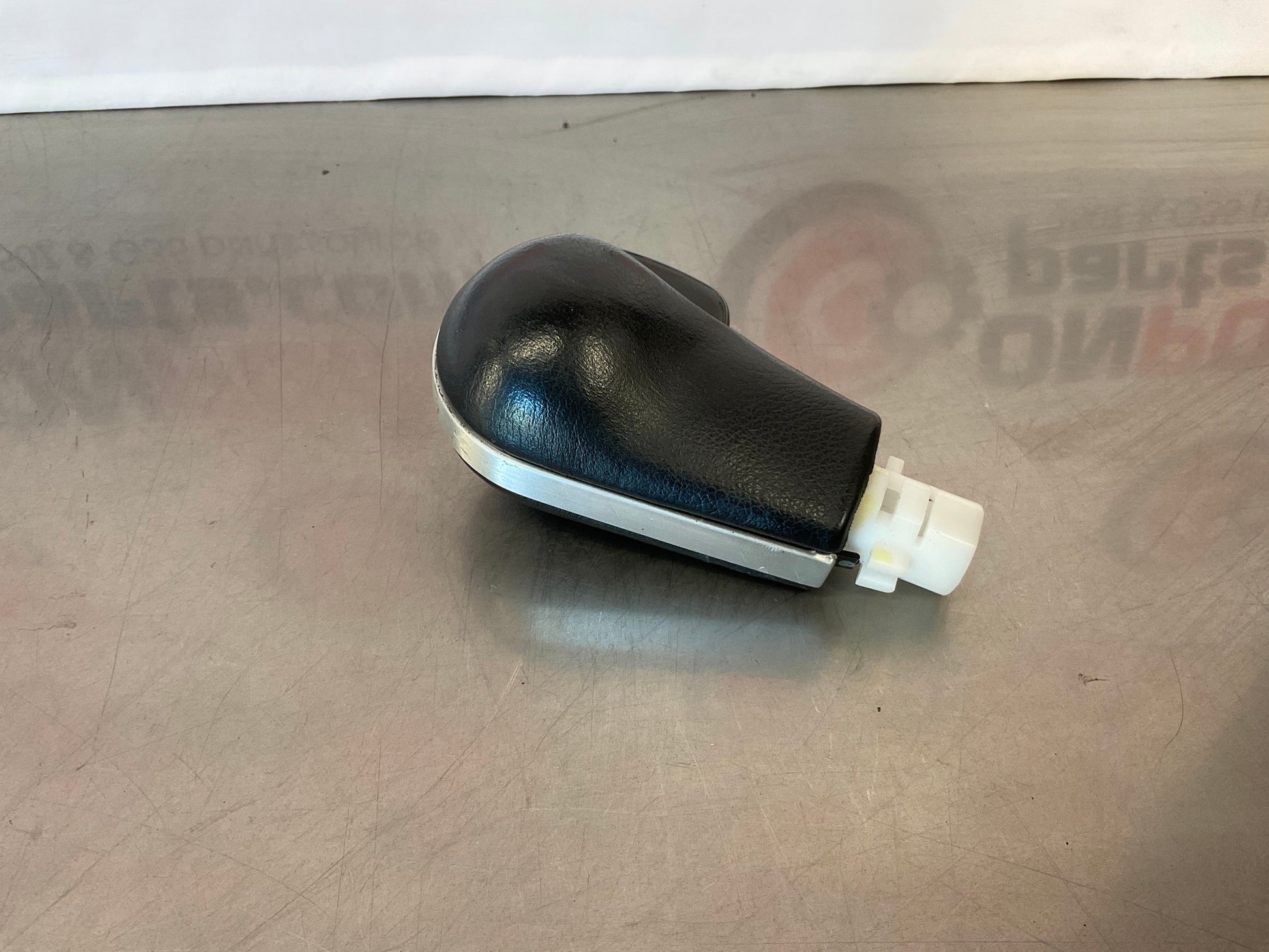 2006 Nissan 350Z Automatic Shift Knob OEM 21BJFDC - On Point Parts Inc