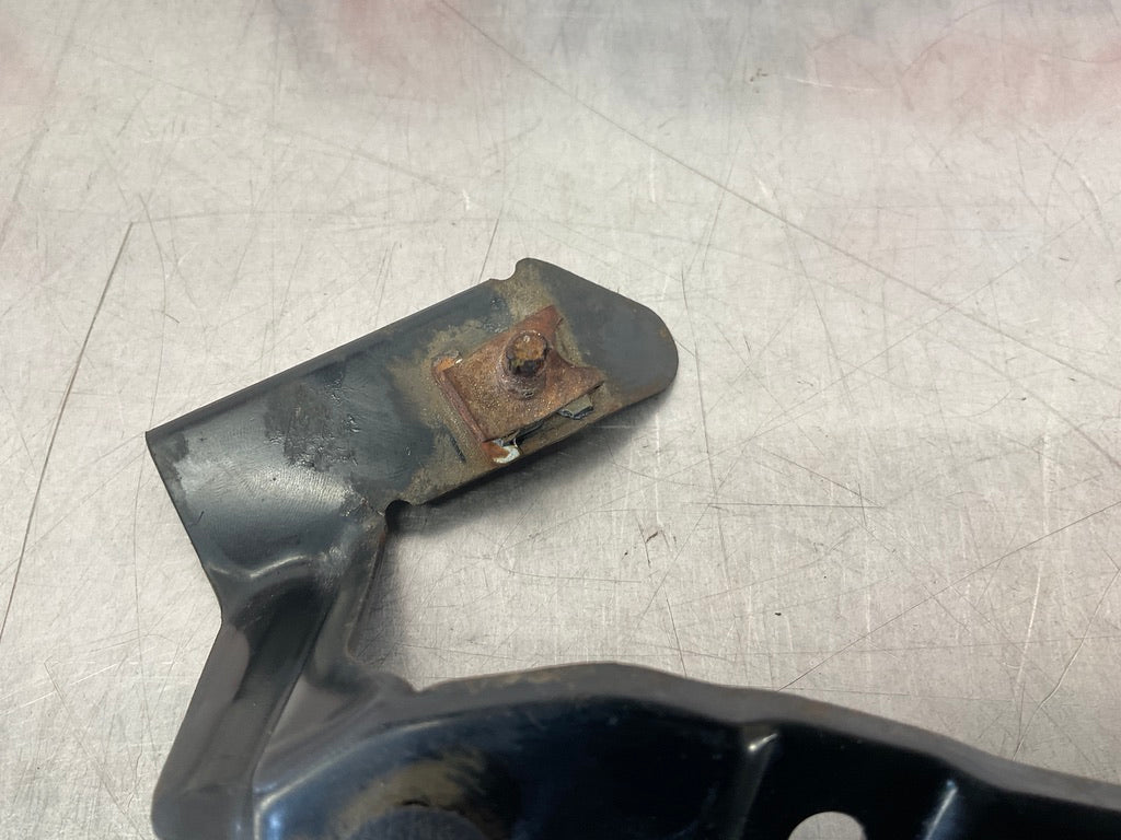 2008 Nissan 350Z Driver Left Front Fender Mount Bracket 62223 OEM 23BJMDA - On Point Parts Inc