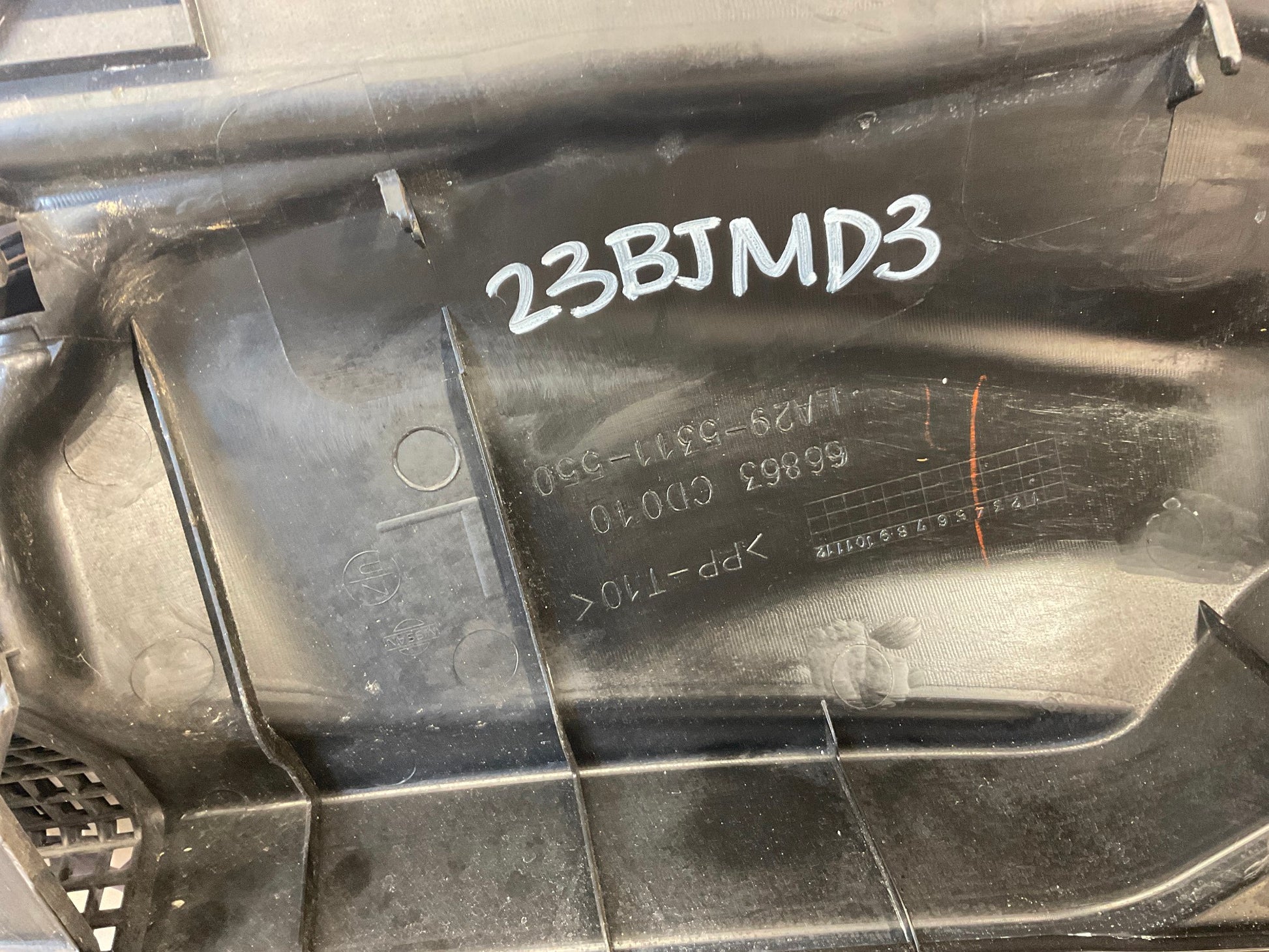 2008 Nissan 350Z Windshield Hood Cowl 66863 66862 OEM 23BJMD3 - On Point Parts Inc