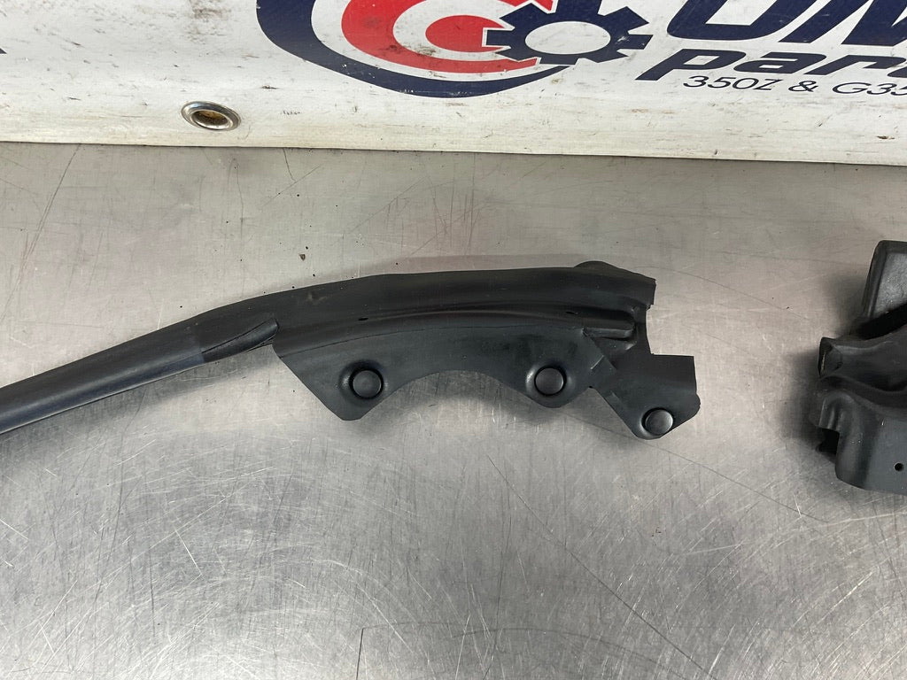 2004 Nissan 350Z Passenger Right Lower Door Seal 80830 OEM 14BEQEE - On Point Parts Inc