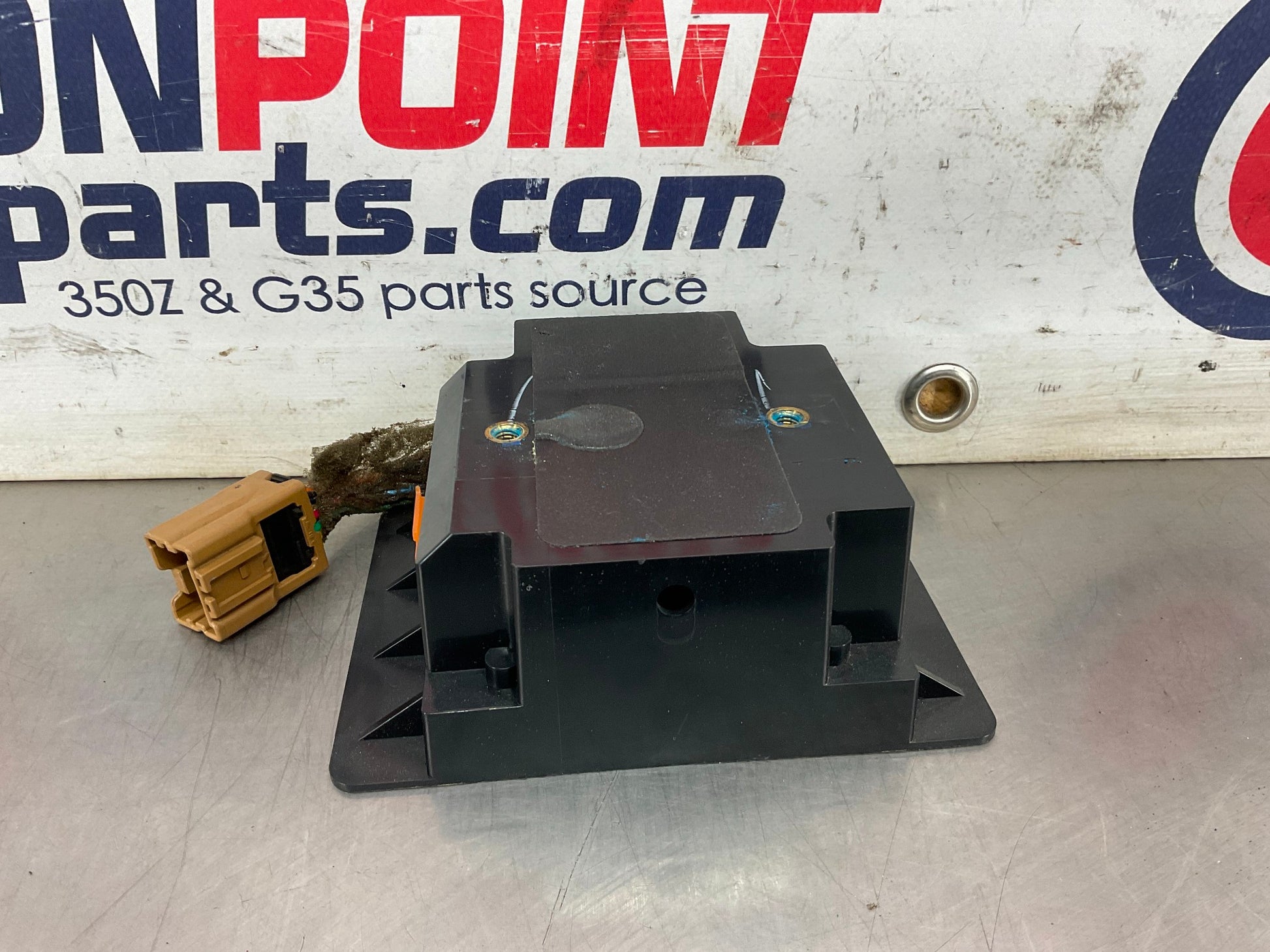 2004 Nissan 350Z Bose Subwoofer Amplifier Module 28060 OEM 14BEQEA - On Point Parts Inc