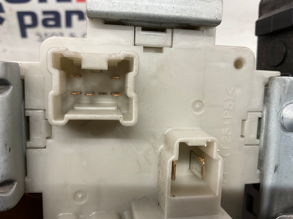 2003 Infiniti G35 Manual BCM Body Control Module 284B1-AM821 OEM 13BEWEC - On Point Parts Inc