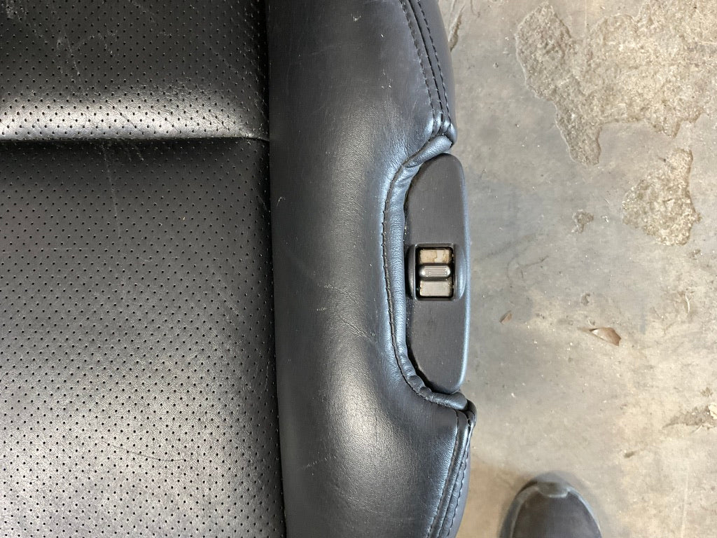 2003 Infiniti G35 Passenger Right Power Leather Seat with Switches OEM 13BEWE9 - On Point Parts Inc