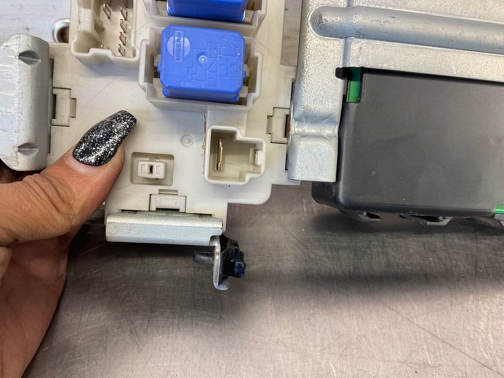 2003 Infiniti G35 Coupe Automatic BCM Body Control Module 284B1AM821 OEM 22BDREA - On Point Parts Inc