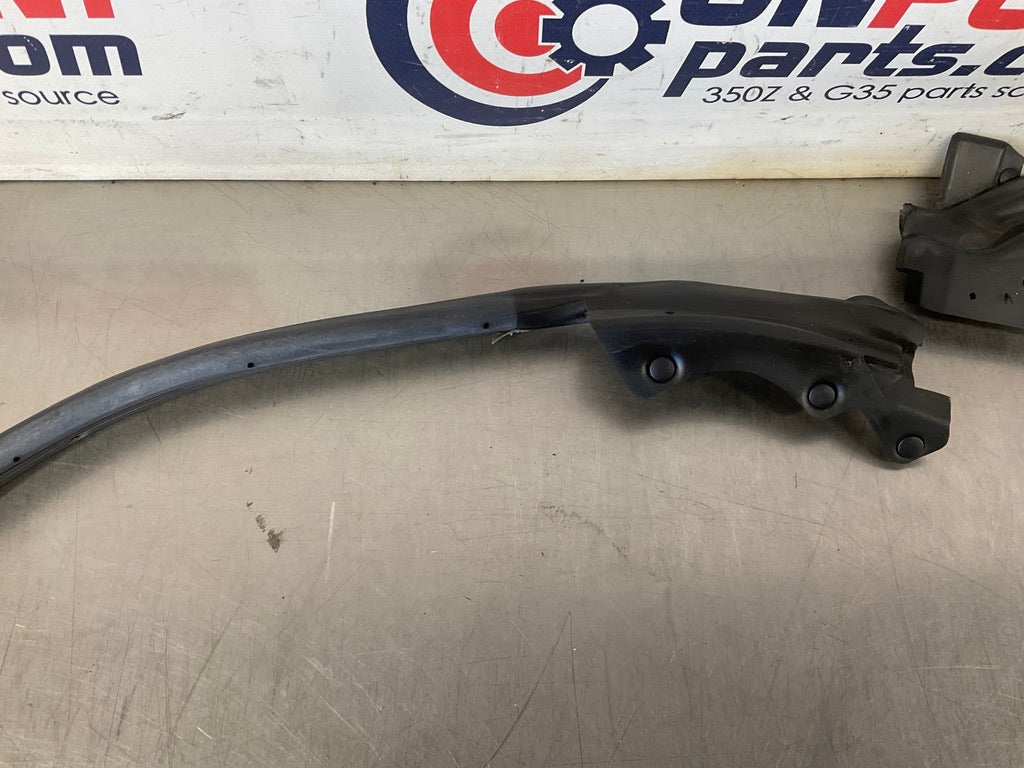 2005 Nissan 350Z Passenger Right Lower Door Shell Seal 80830 OEM 13BEBEE - On Point Parts Inc