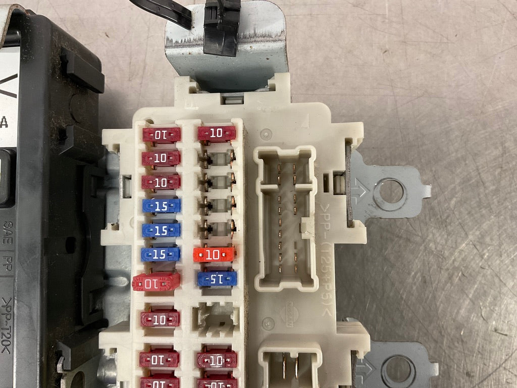2006 Nissan 350Z BCM Body Control Module Fuse Box 284B1CF40A OEM 12BI3DC - On Point Parts Inc