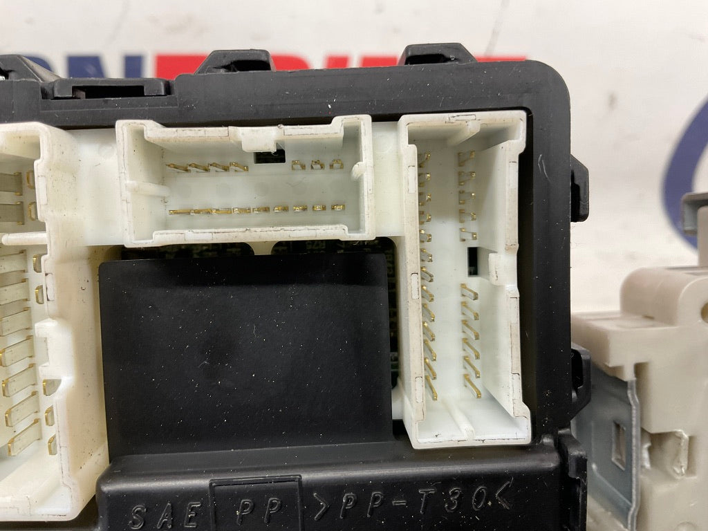 2003 Infiniti G35 Manual BCM Body Control Module 284B1-AM821 OEM 13BEWEC - On Point Parts Inc