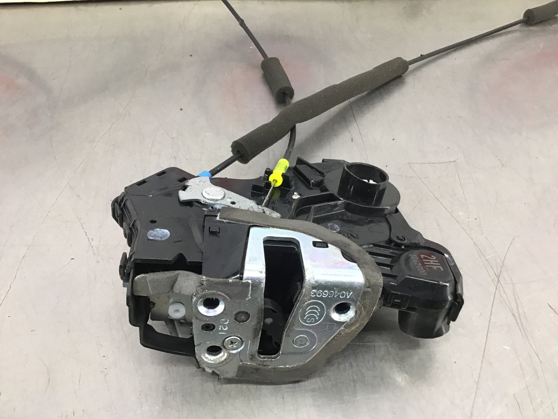 2013 Scion FRS Passenger Right Interior Door Lock Actuator OEM 15BBPDE - On Point Parts Inc