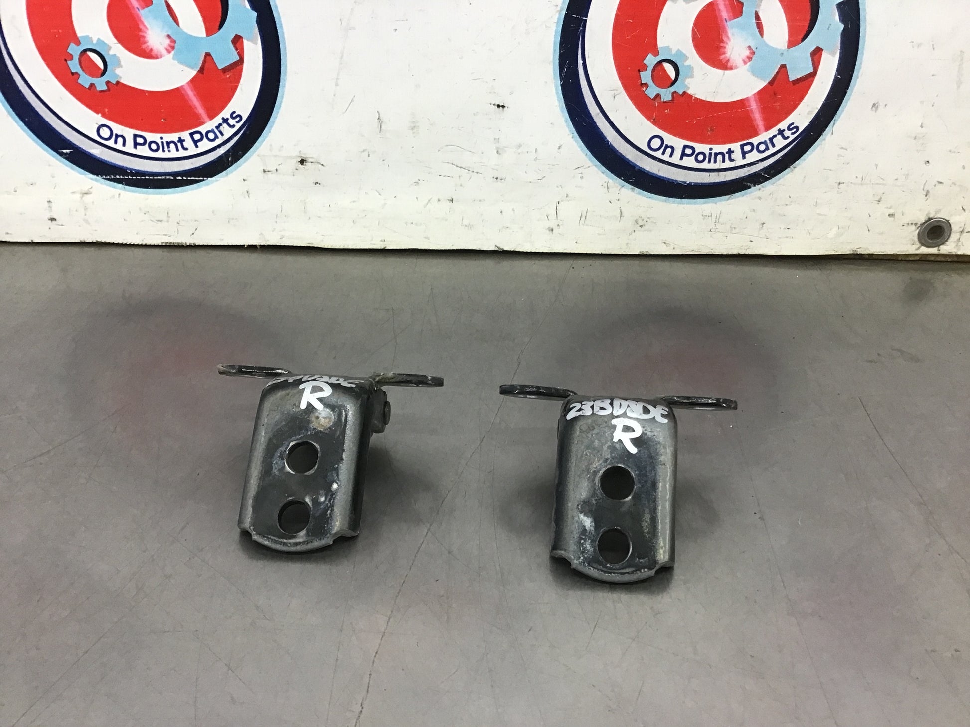 2014 Nissan 370Z Passenger Right Door Hinges OEM 23BDSDE - On Point Parts Inc