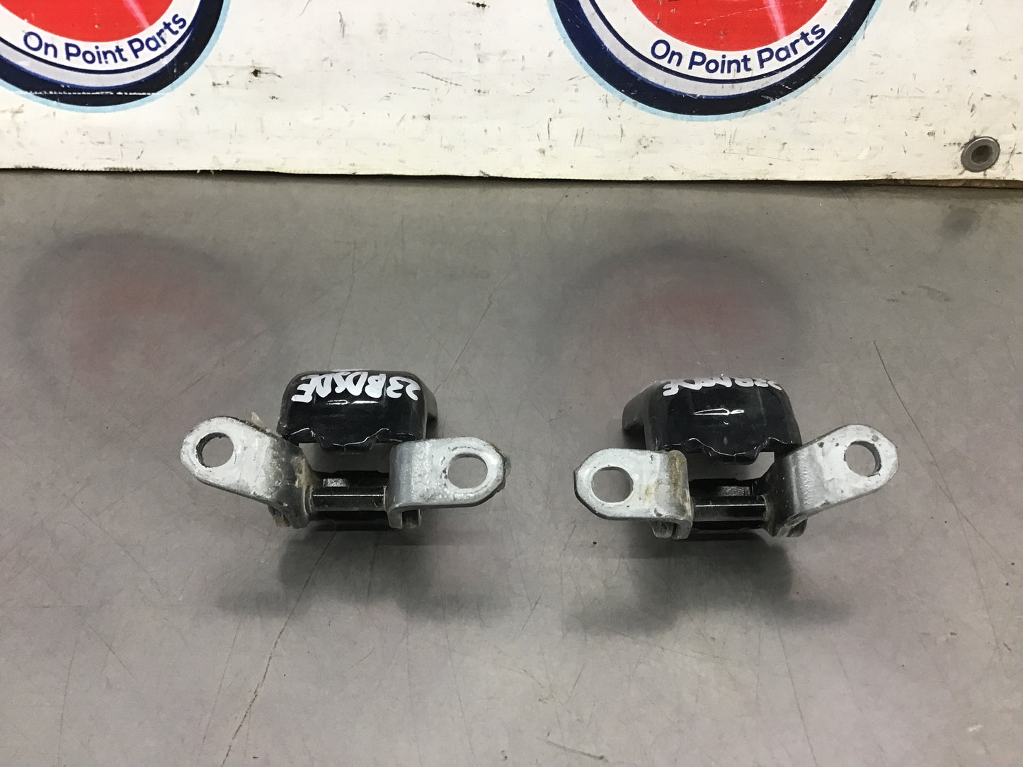 2014 Nissan 370Z Passenger Right Door Hinges OEM 23BDSDE - On Point Parts Inc