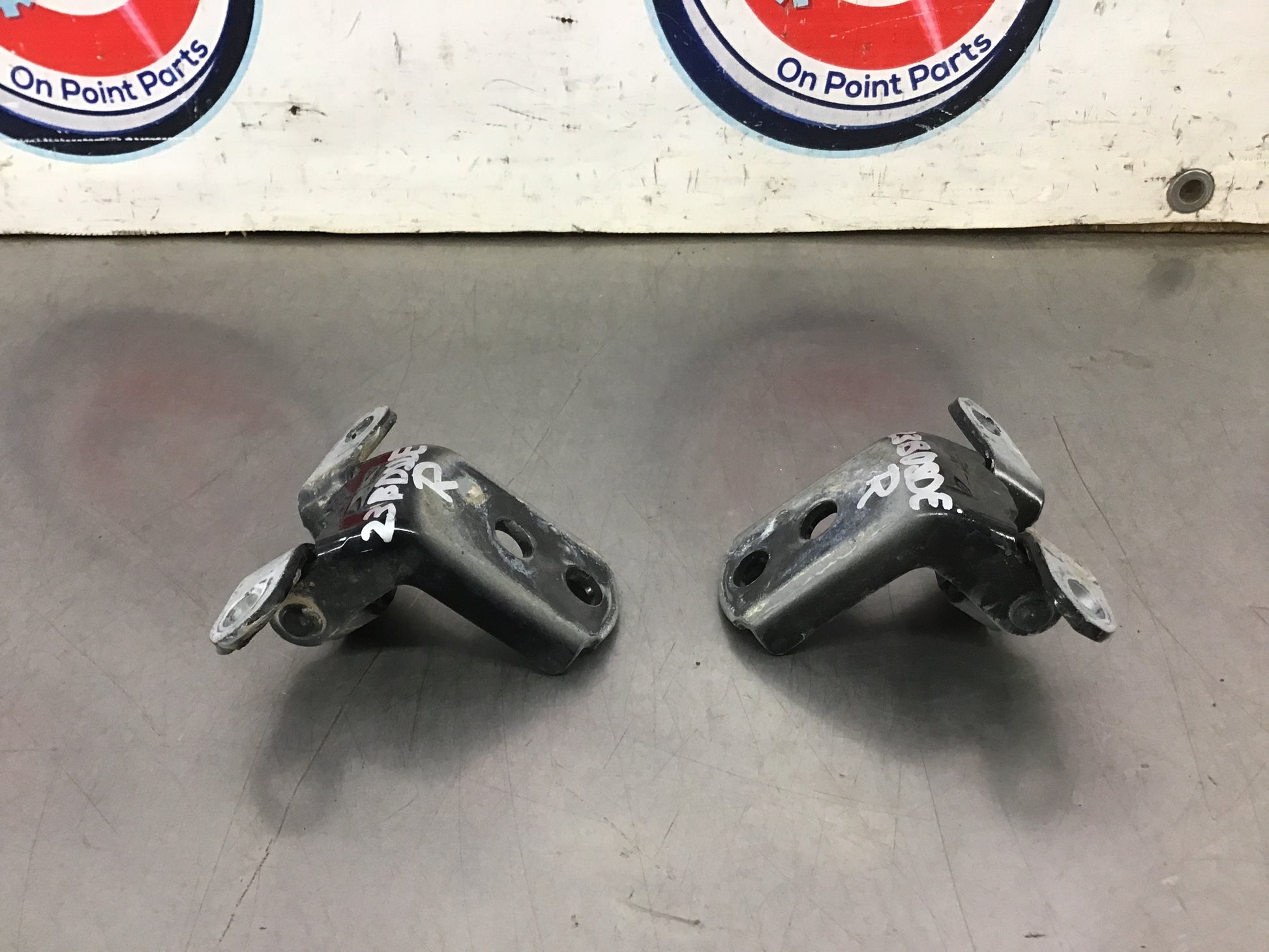 2014 Nissan 370Z Passenger Right Door Hinges OEM 23BDSDE - On Point Parts Inc