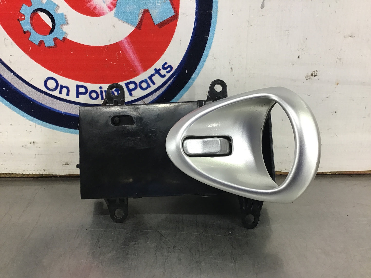 2005 Nissan 350Z Passenger Right Interior Door Handle OEM 12BDMCE - On Point Parts Inc