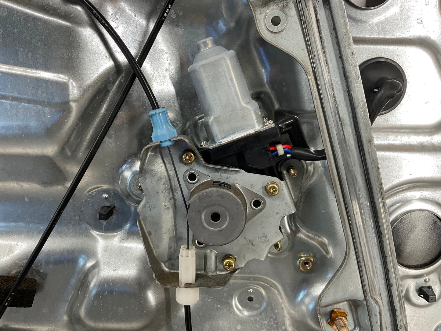 2004 Nissan 350Z Passenger Right Window Regulator Motor Assembly OEM 14BEQE3 - On Point Parts Inc