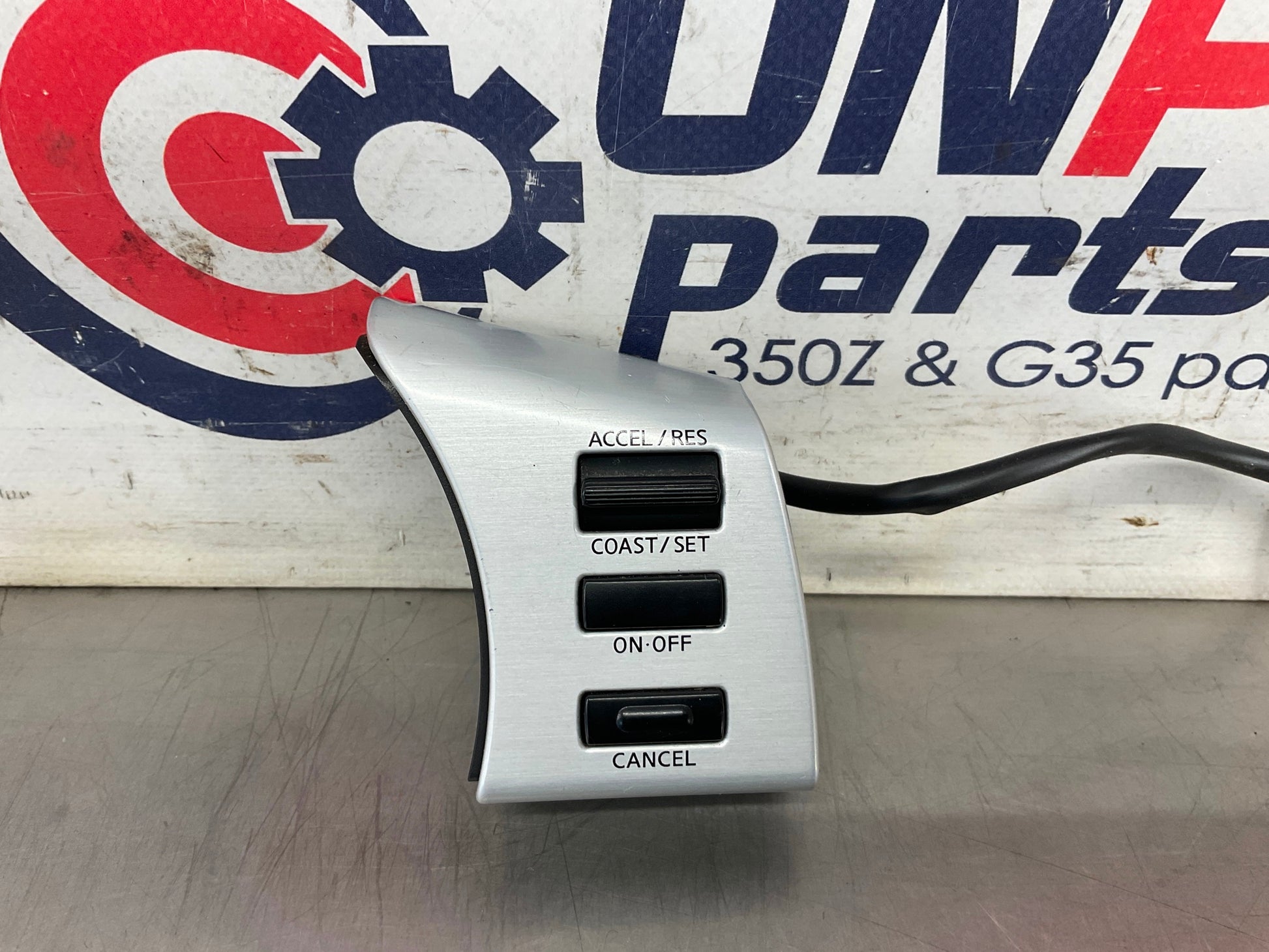 2004 Nissan 350Z Steering Wheel Cruise Control Switches and Trim OEM 14BEQEA - On Point Parts Inc
