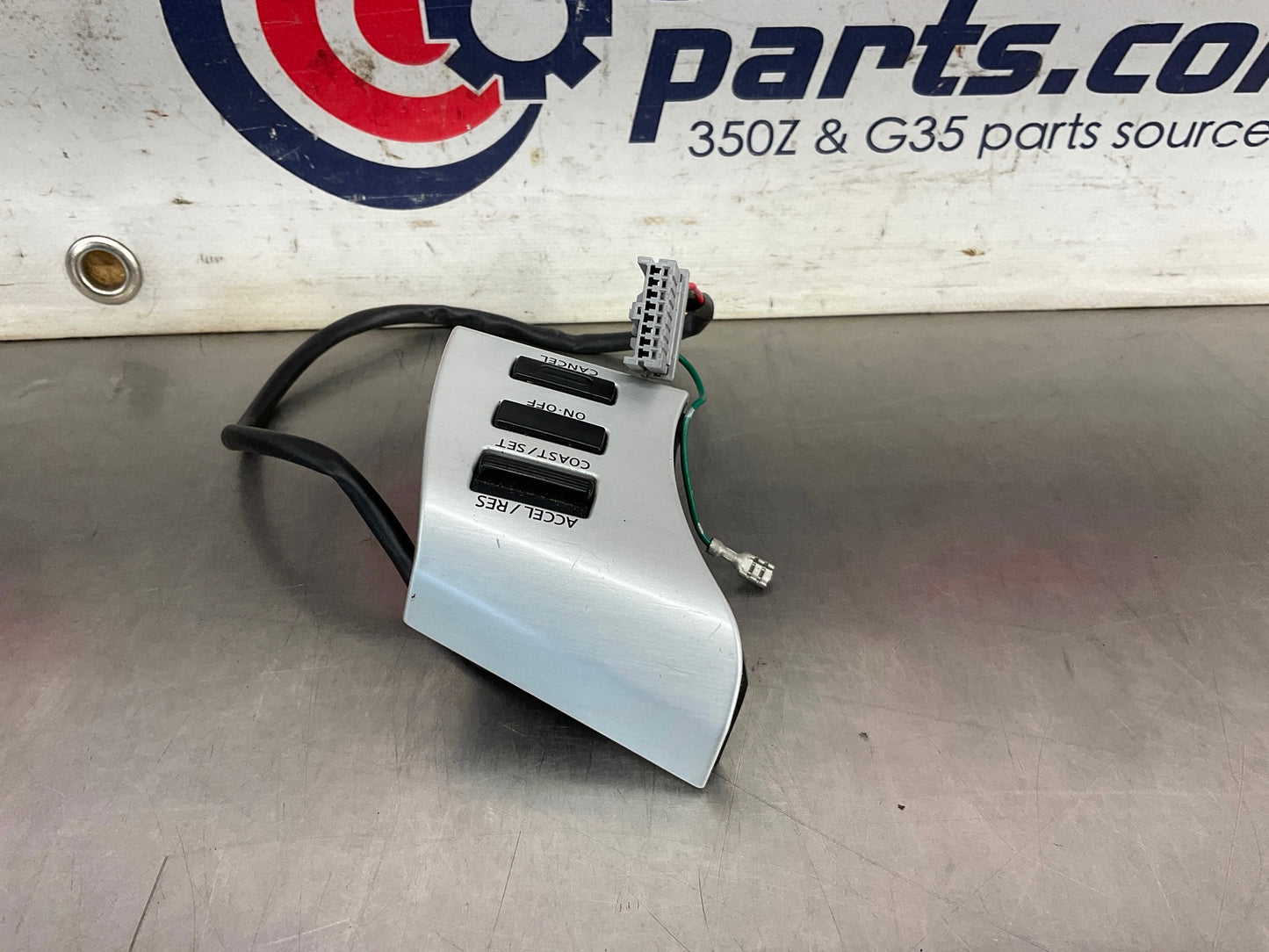 2004 Nissan 350Z Steering Wheel Cruise Control Switches and Trim OEM 14BEQEA - On Point Parts Inc