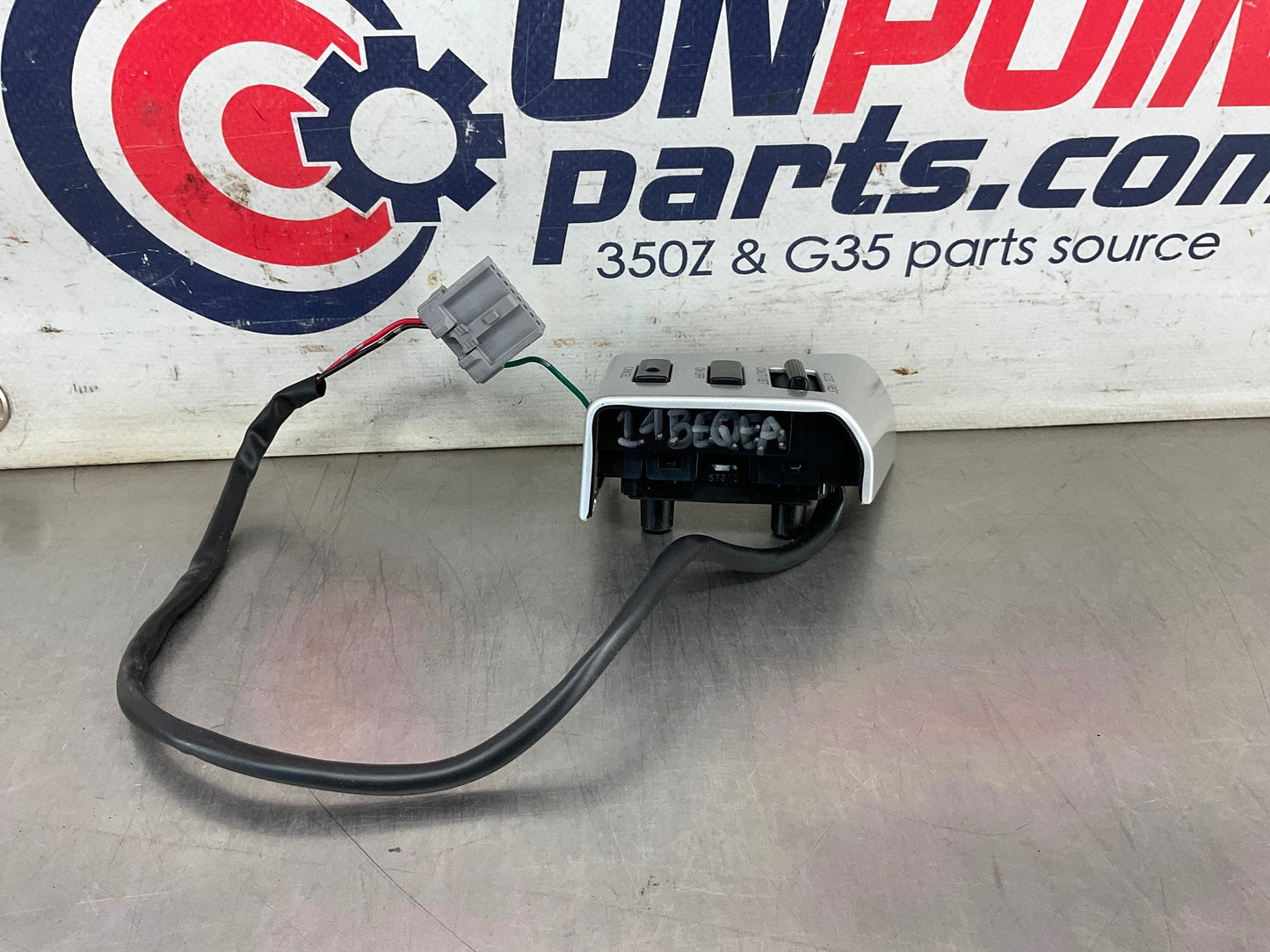 2004 Nissan 350Z Steering Wheel Cruise Control Switches and Trim OEM 14BEQEA - On Point Parts Inc