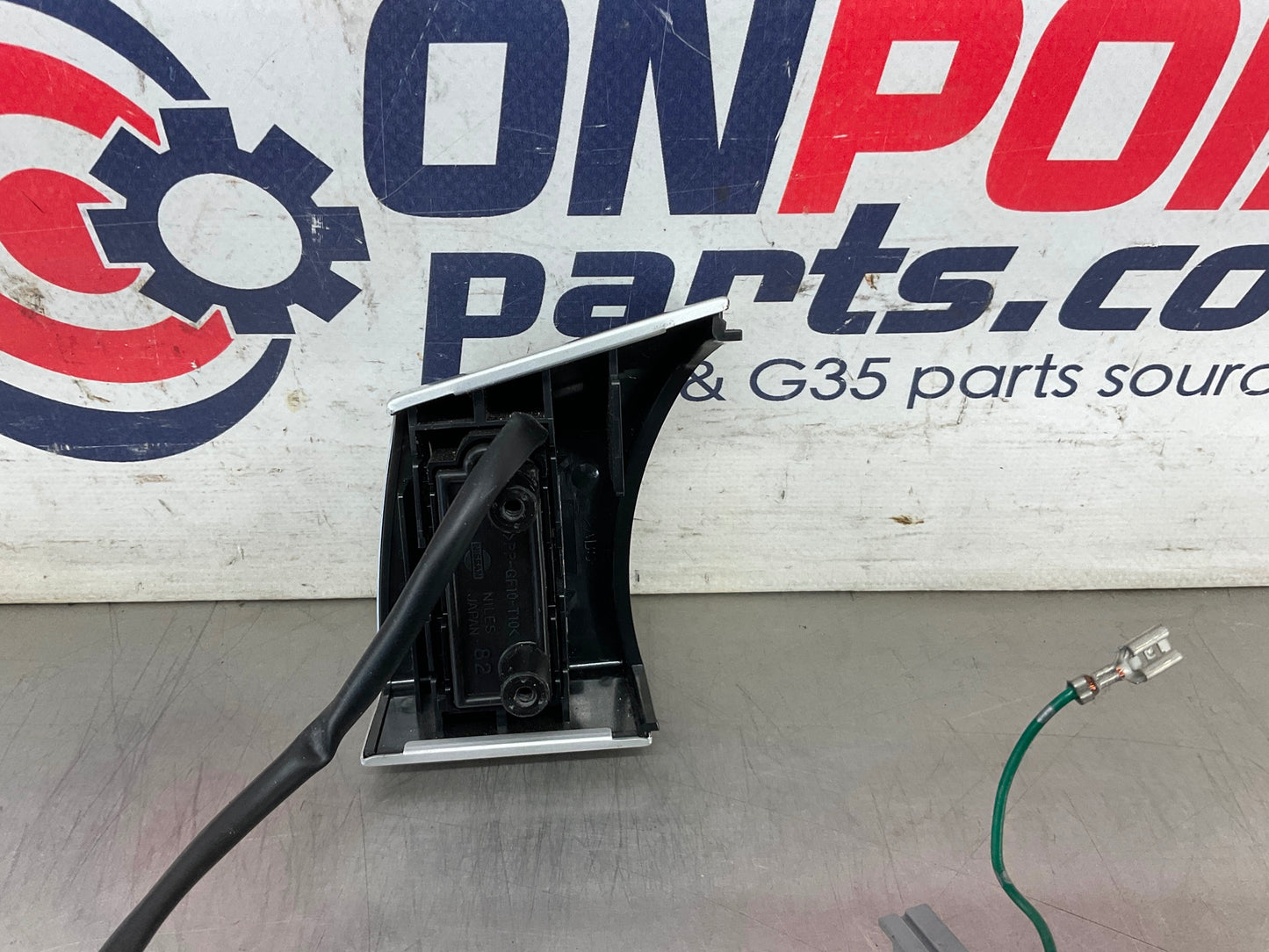 2004 Nissan 350Z Steering Wheel Cruise Control Switches and Trim OEM 14BEQEA - On Point Parts Inc