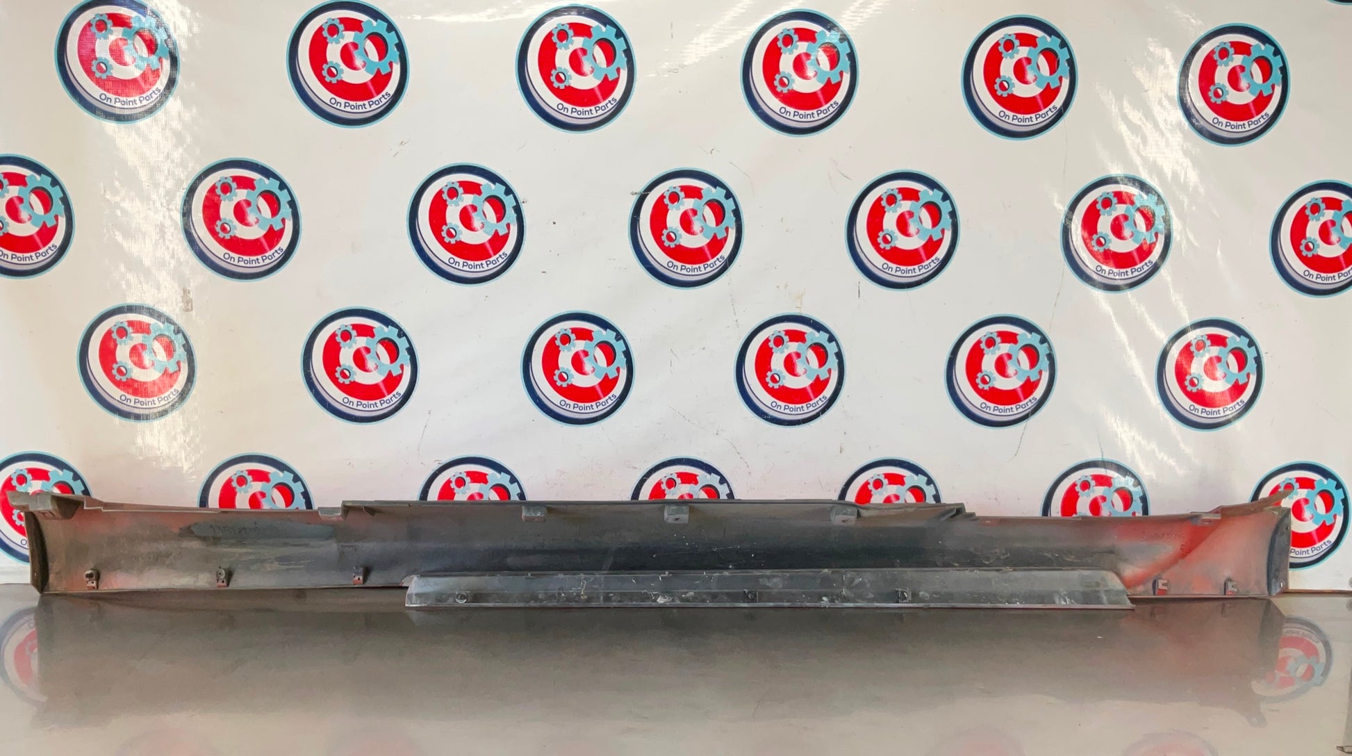 2008 Infiniti G37 Passenger Right Rocker Panel Side Skirt OEM 13BI0D5 - On Point Parts Inc