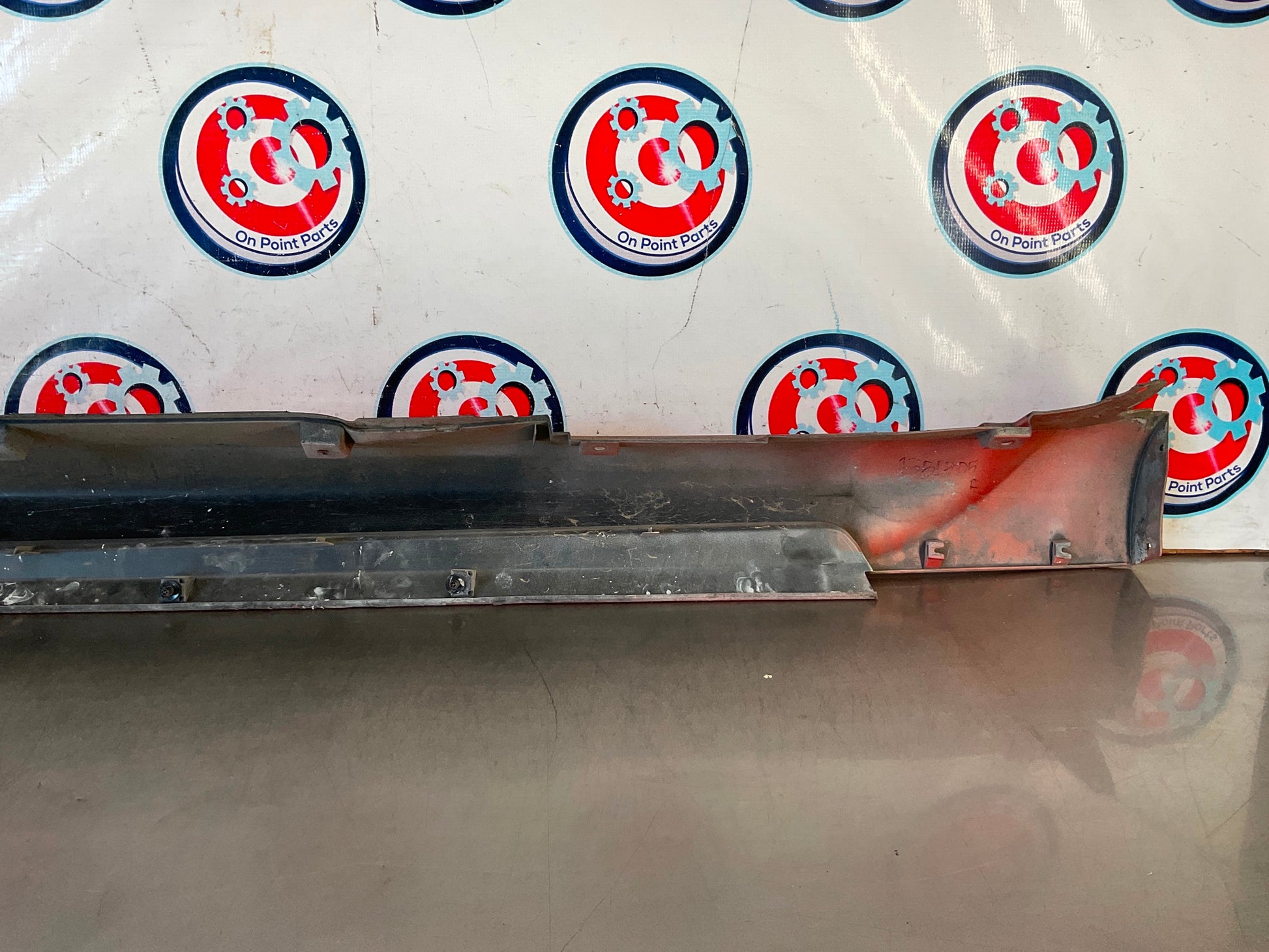 2008 Infiniti G37 Passenger Right Rocker Panel Side Skirt OEM 13BI0D5 - On Point Parts Inc