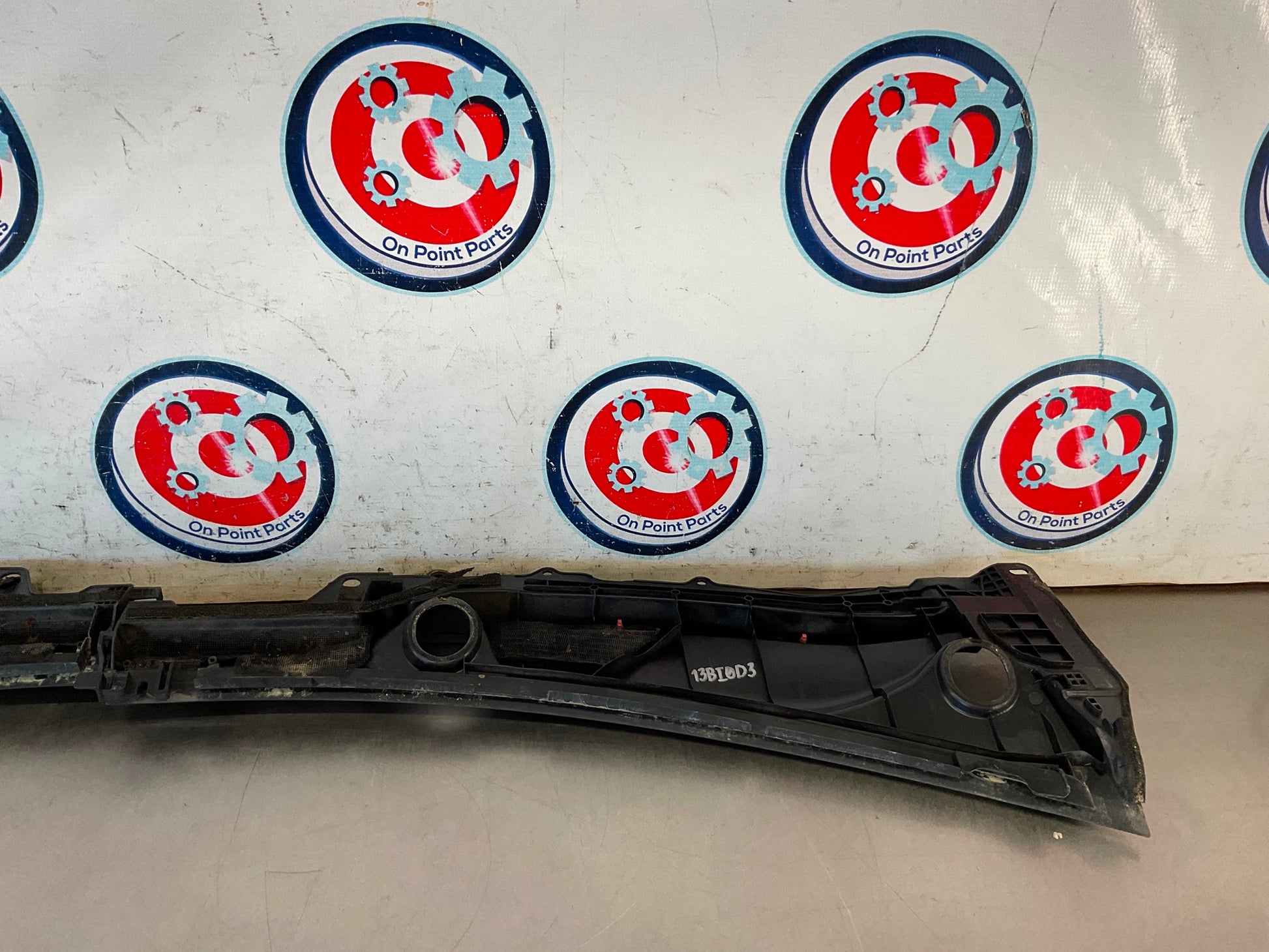 2008 Infiniti G37 Windshield Cowl Assembly OEM 13BI0D3 - On Point Parts Inc