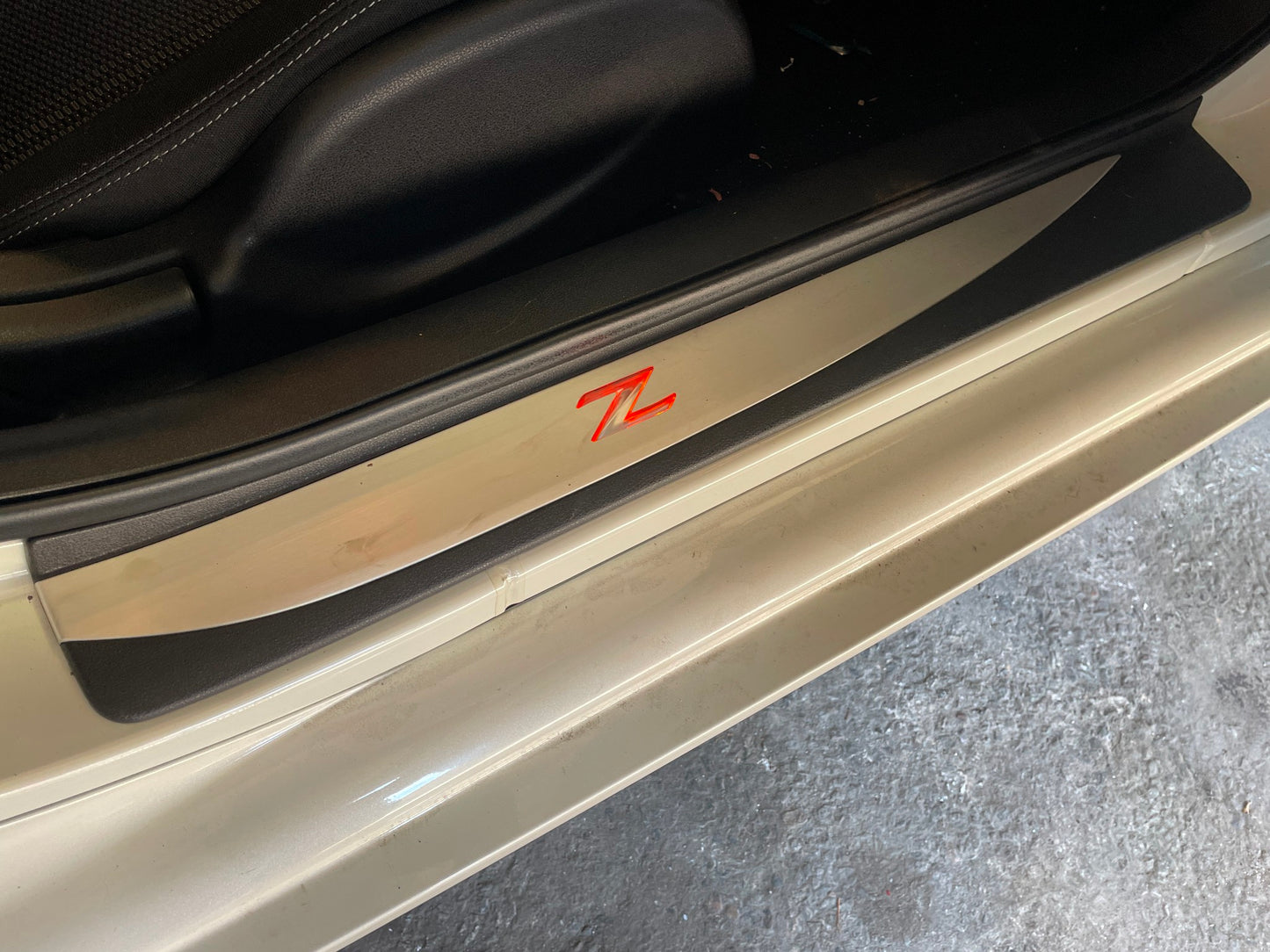 2016 Nissan 370Z Passenger Right Illuminated Door Threshold Plate OEM 11BB9D7 - On Point Parts Inc