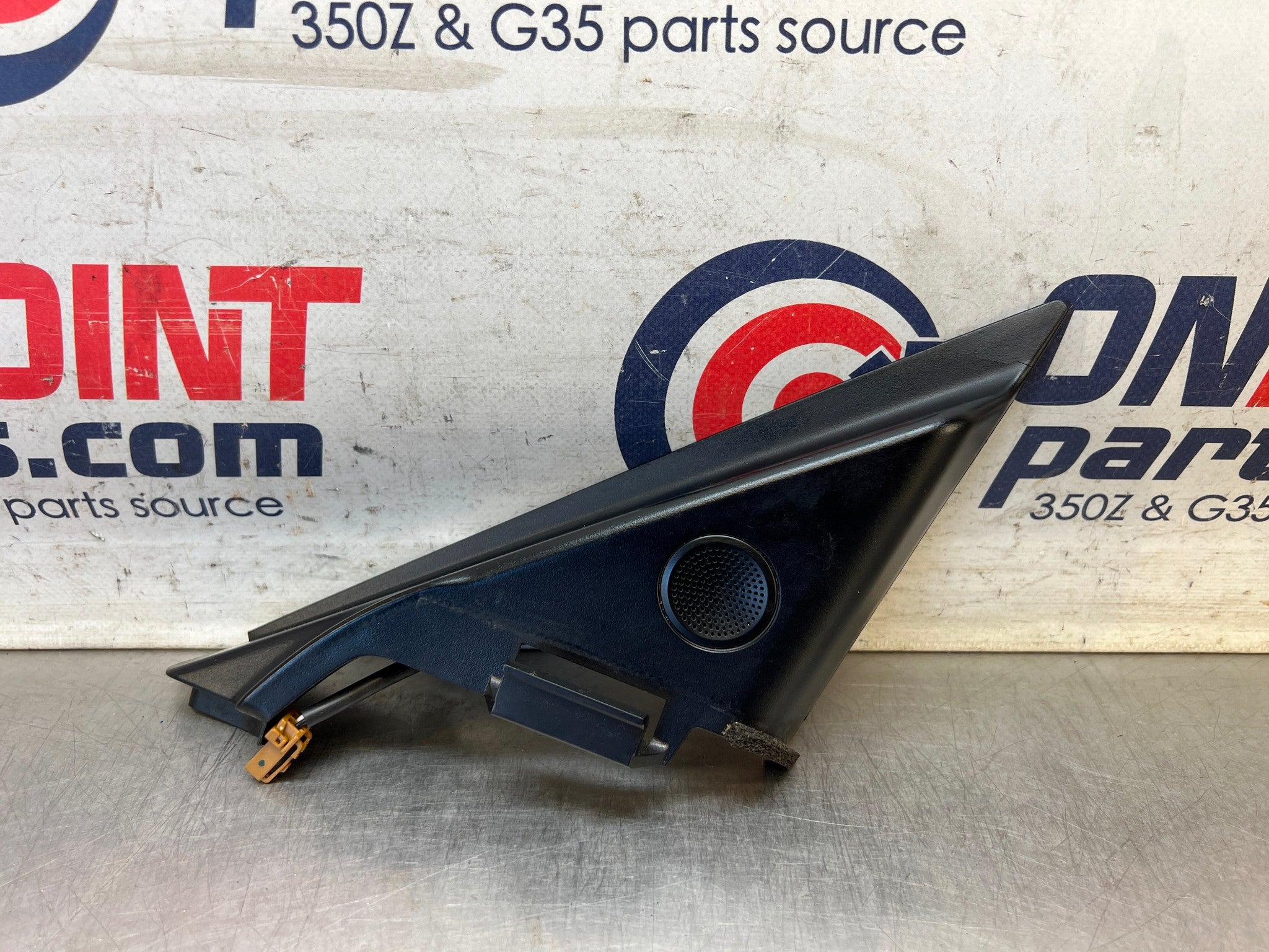 つねページ 2006 Nissan 350Z Passenger Right Door Tweeter Speaker Cover Trim