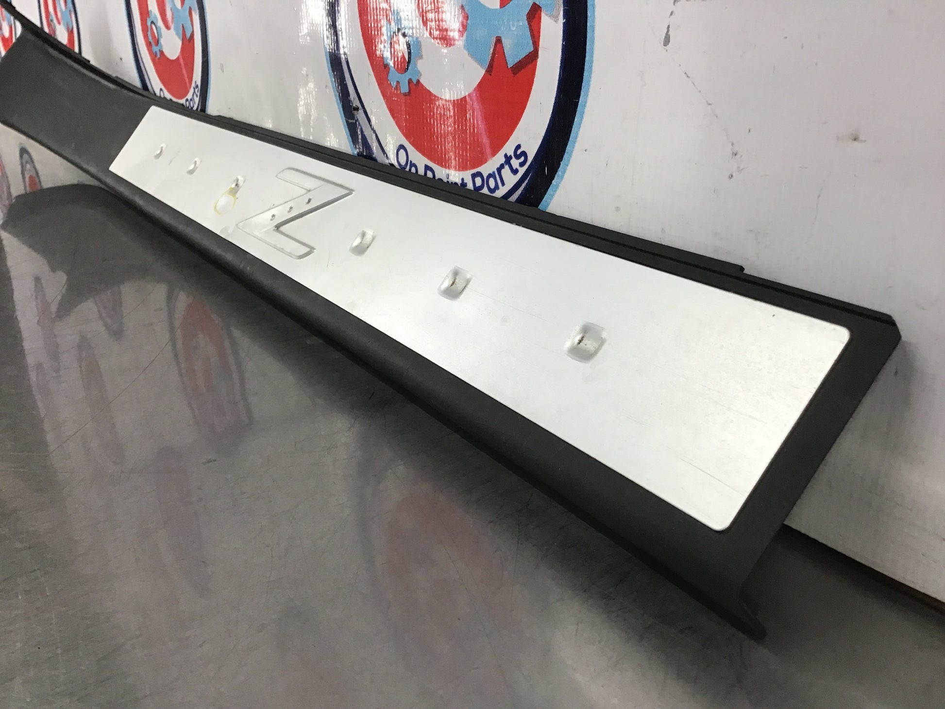 2006 Nissan 350Z Passenger Right Ext Door Threshold Kick Plate Trim OEM 12BEKC7 - On Point Parts Inc