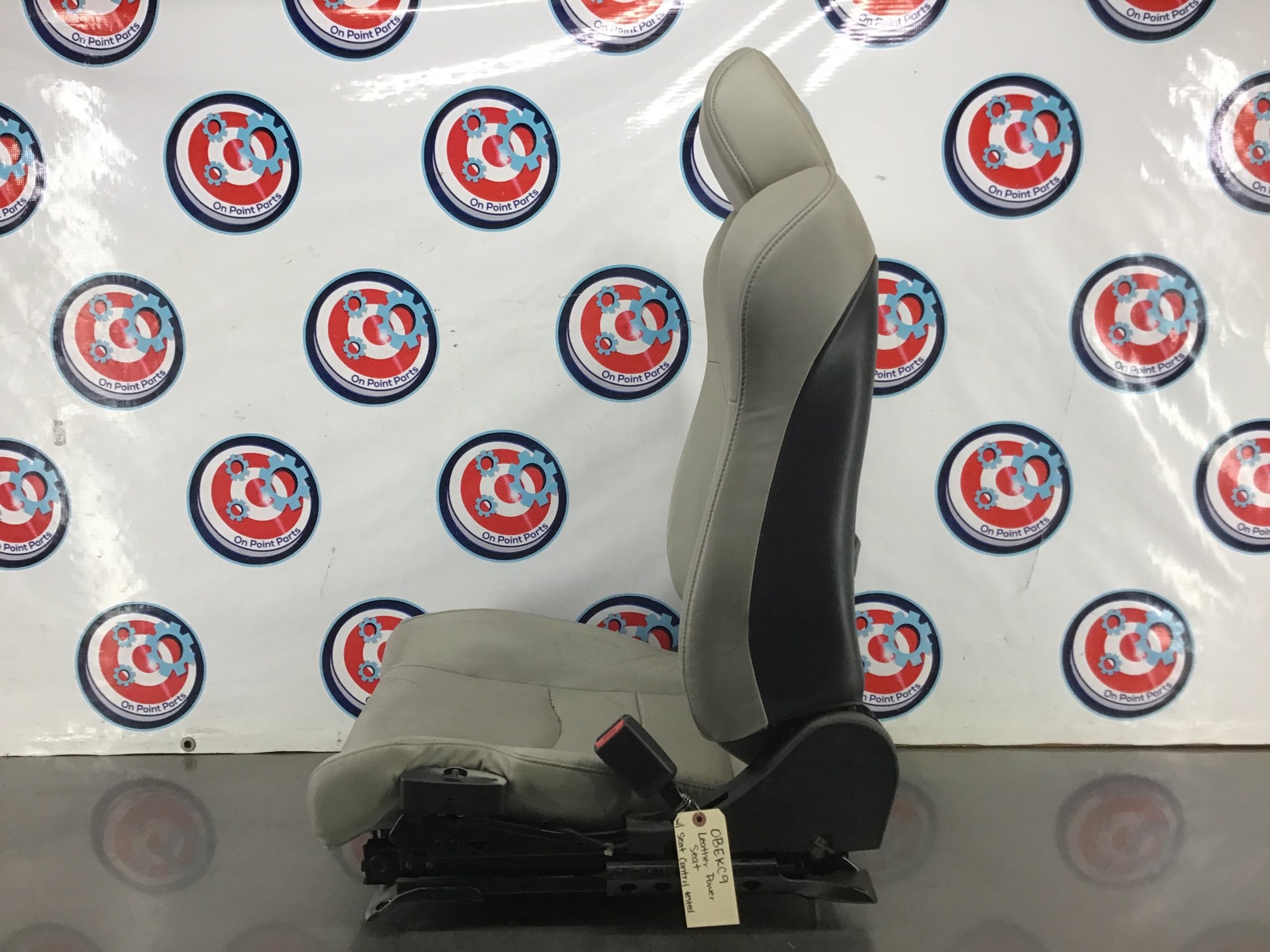 2006 Nissan 350Z Passenger Right Leather Power Seat OEM 12BEKC9 - On Point Parts Inc