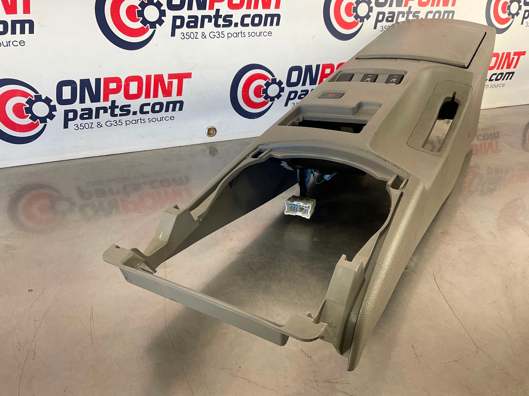 03-06 Nissan 350Z Automatic Center Console with Switches