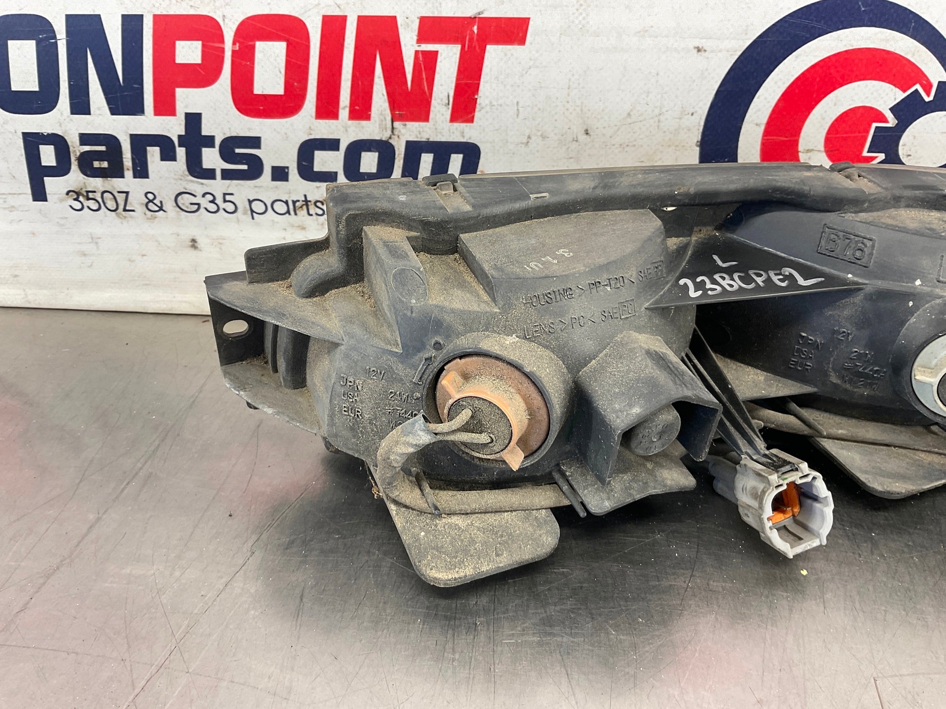 2003 Nissan 350Z Driver Left Rear Bumper Turn Signal OEM 23BCPE2 - On Point Parts Inc