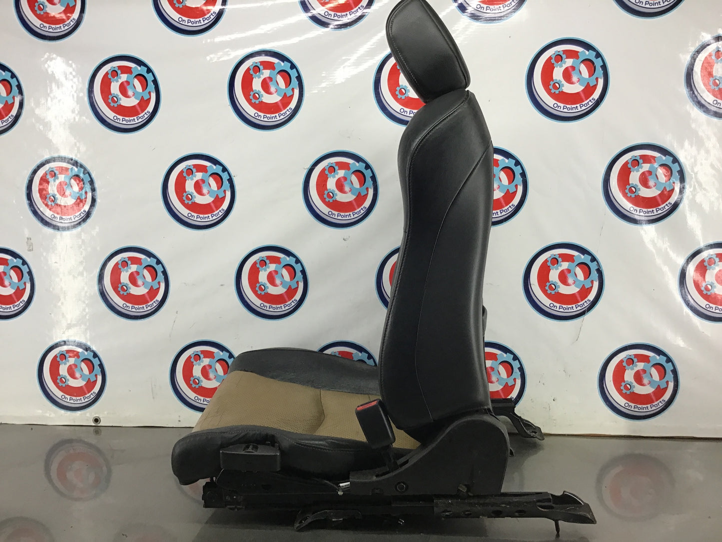 2005 Nissan 350Z Passenger Right Power Leather Seat OEM 0BF0C9 - On Point Parts Inc