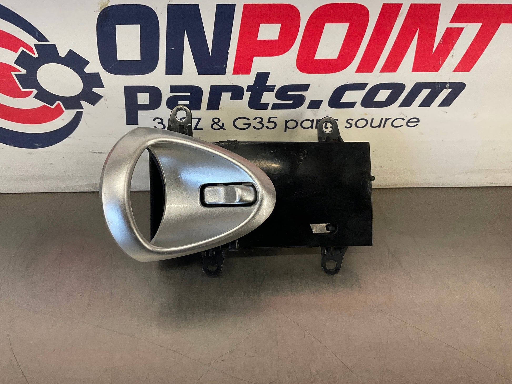 2006 Nissan 350Z Passenger Right Interior Door Handle 80670 OEM 15BAJDE - On Point Parts Inc