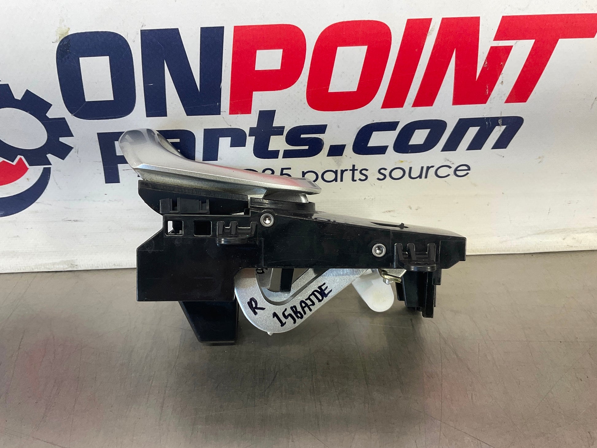 2006 Nissan 350Z Passenger Right Interior Door Handle 80670 OEM 15BAJDE - On Point Parts Inc