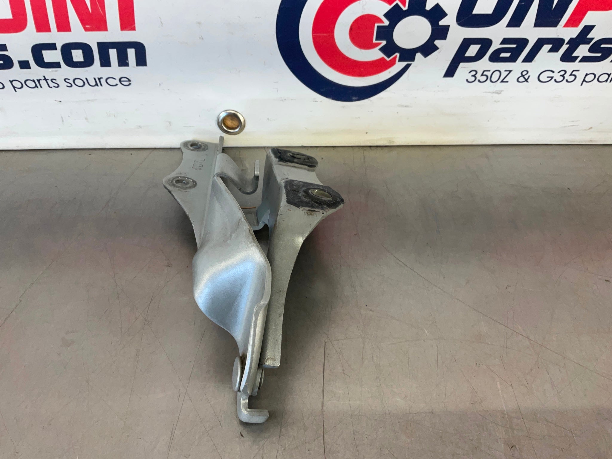 03-09 Nissan 350Z Hood Hinges Left LH Right RH 65401CD700