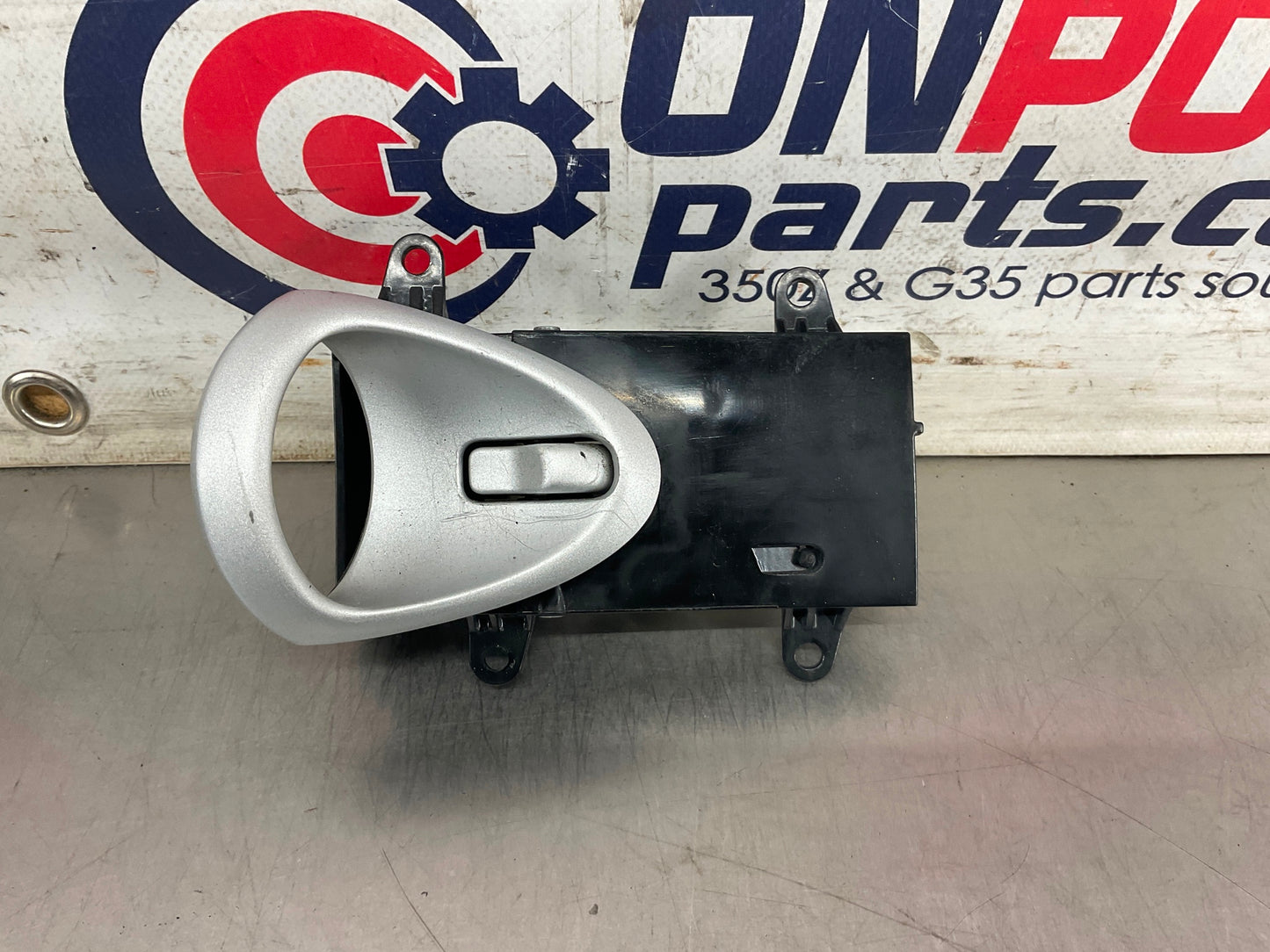 2003 Nissan 350Z Passenger Right Door Handle 80670 OEM 23BCPEE - On Point Parts Inc