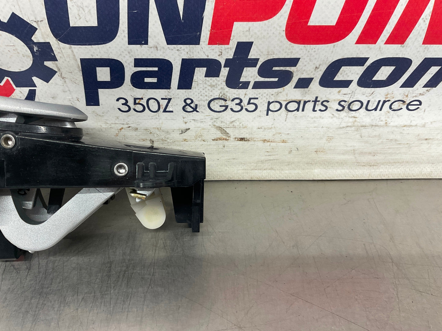 2003 Nissan 350Z Passenger Right Door Handle 80670 OEM 23BCPEE - On Point Parts Inc