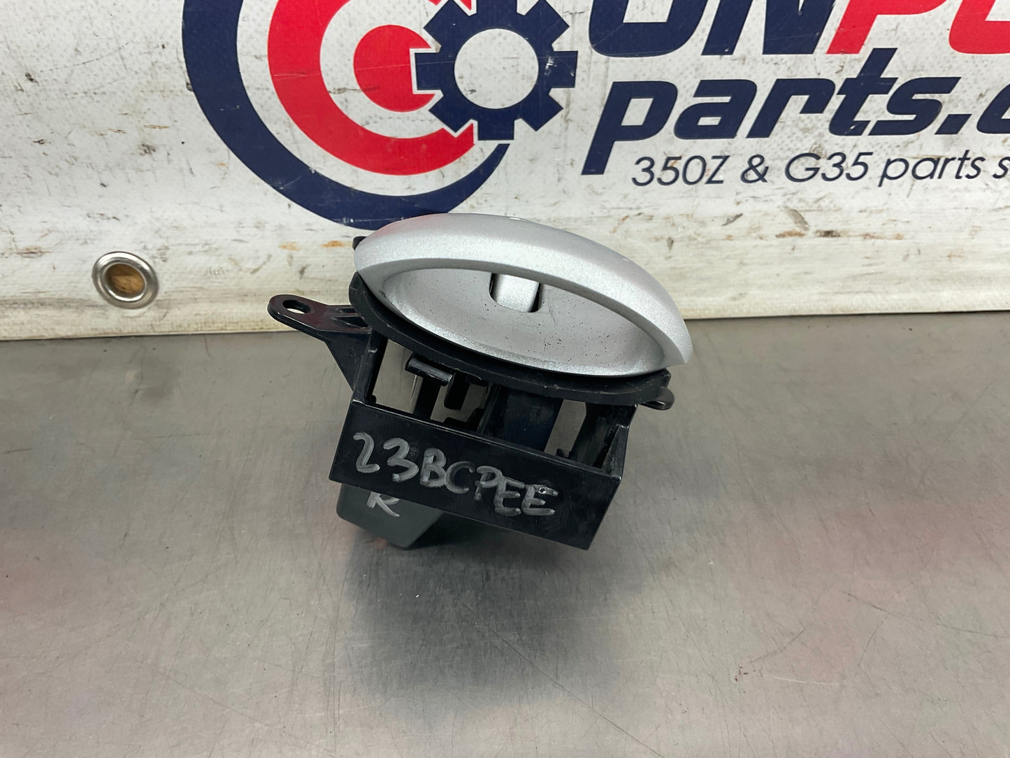 2003 Nissan 350Z Passenger Right Door Handle 80670 OEM 23BCPEE - On Point Parts Inc