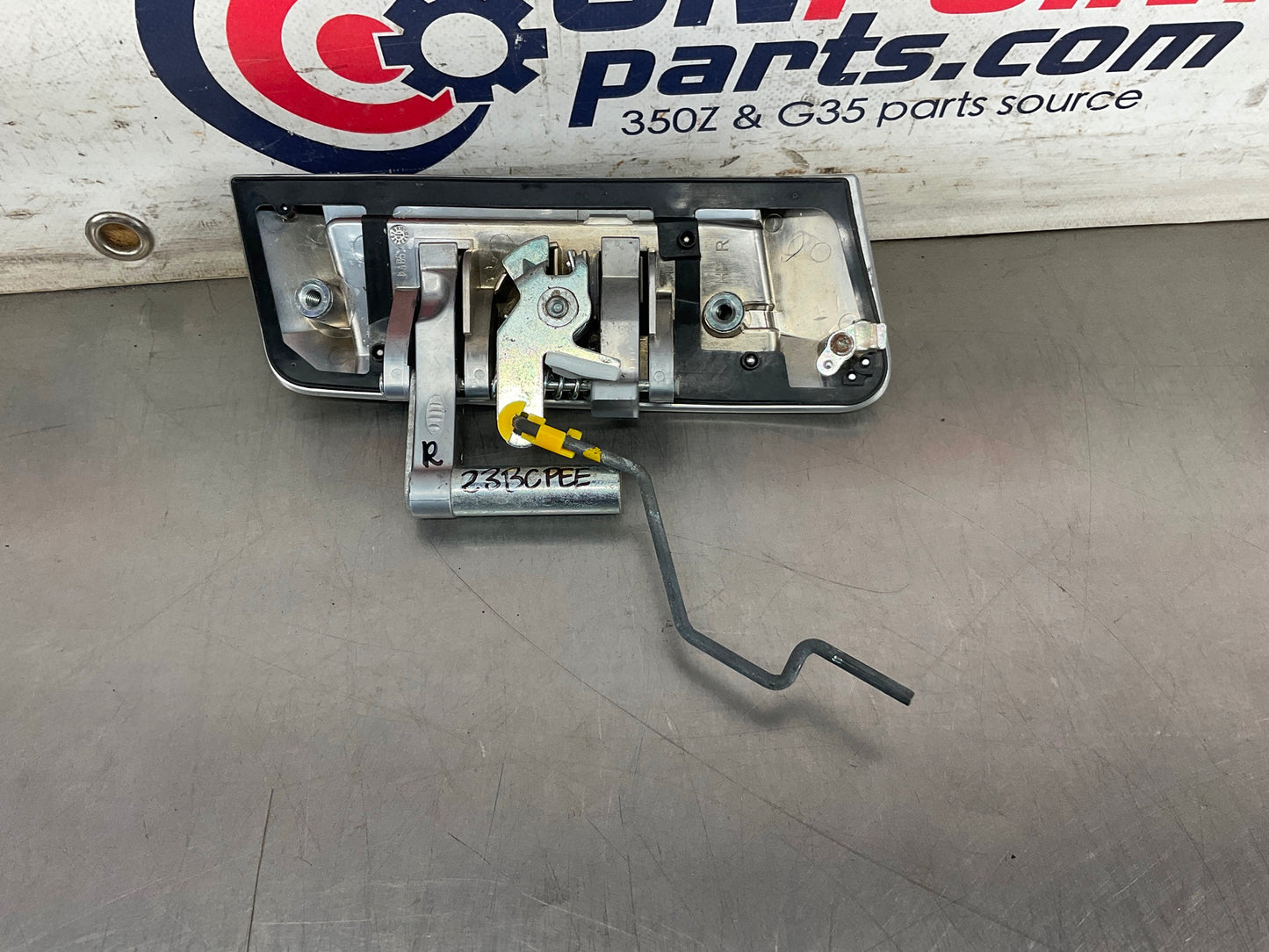 2003 Nissan 350Z Passenger Right Exterior Door Handle 80606 OEM 23BCPEE - On Point Parts Inc