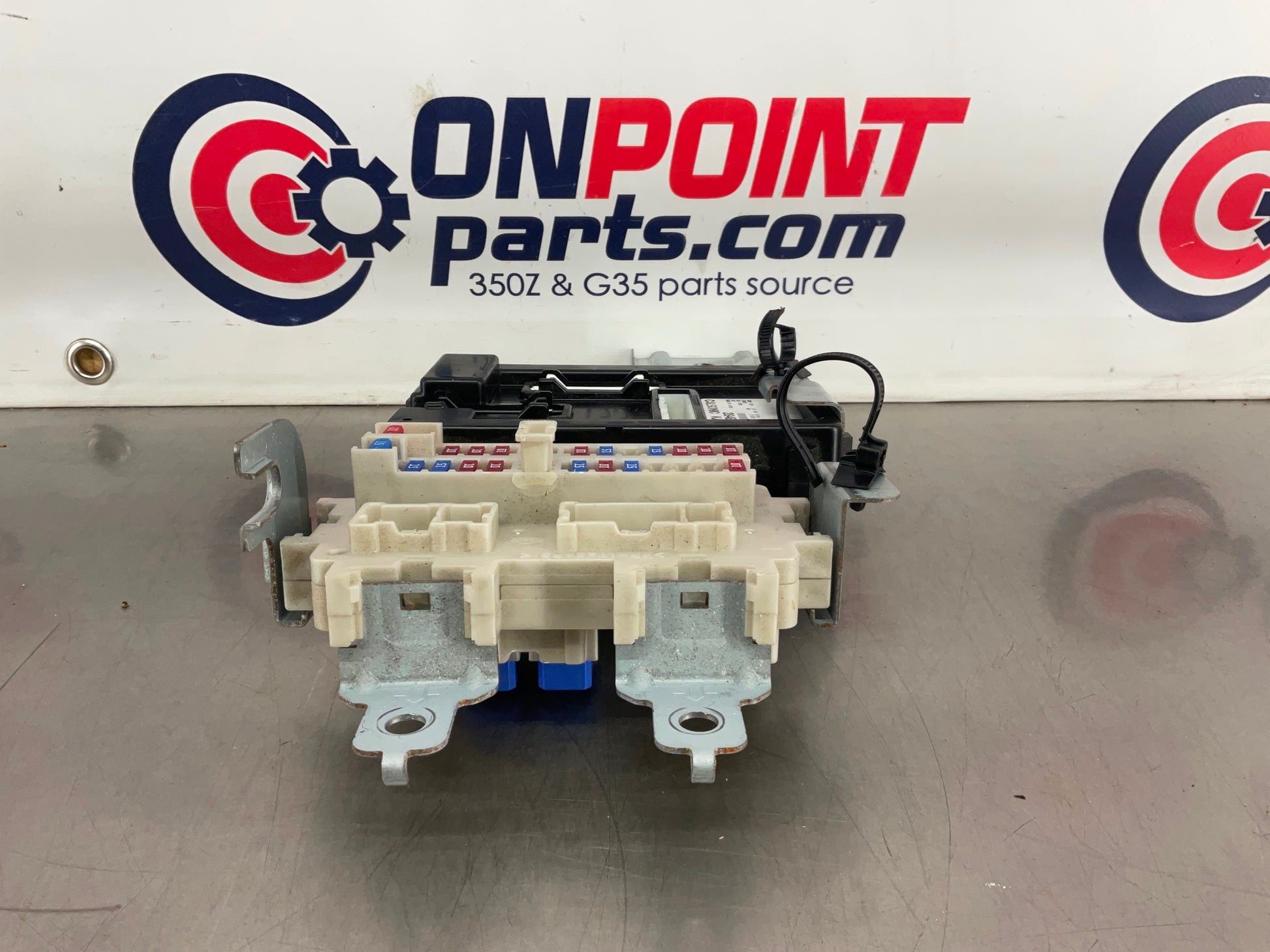 2006 Nissan 350Z BCM Body Control Module 284B1CF40A OEM 15BAJDE - On Point Parts Inc